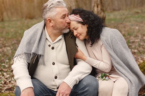 singels50|Singles50 – Beautiful moments for two. Online dating over 50.